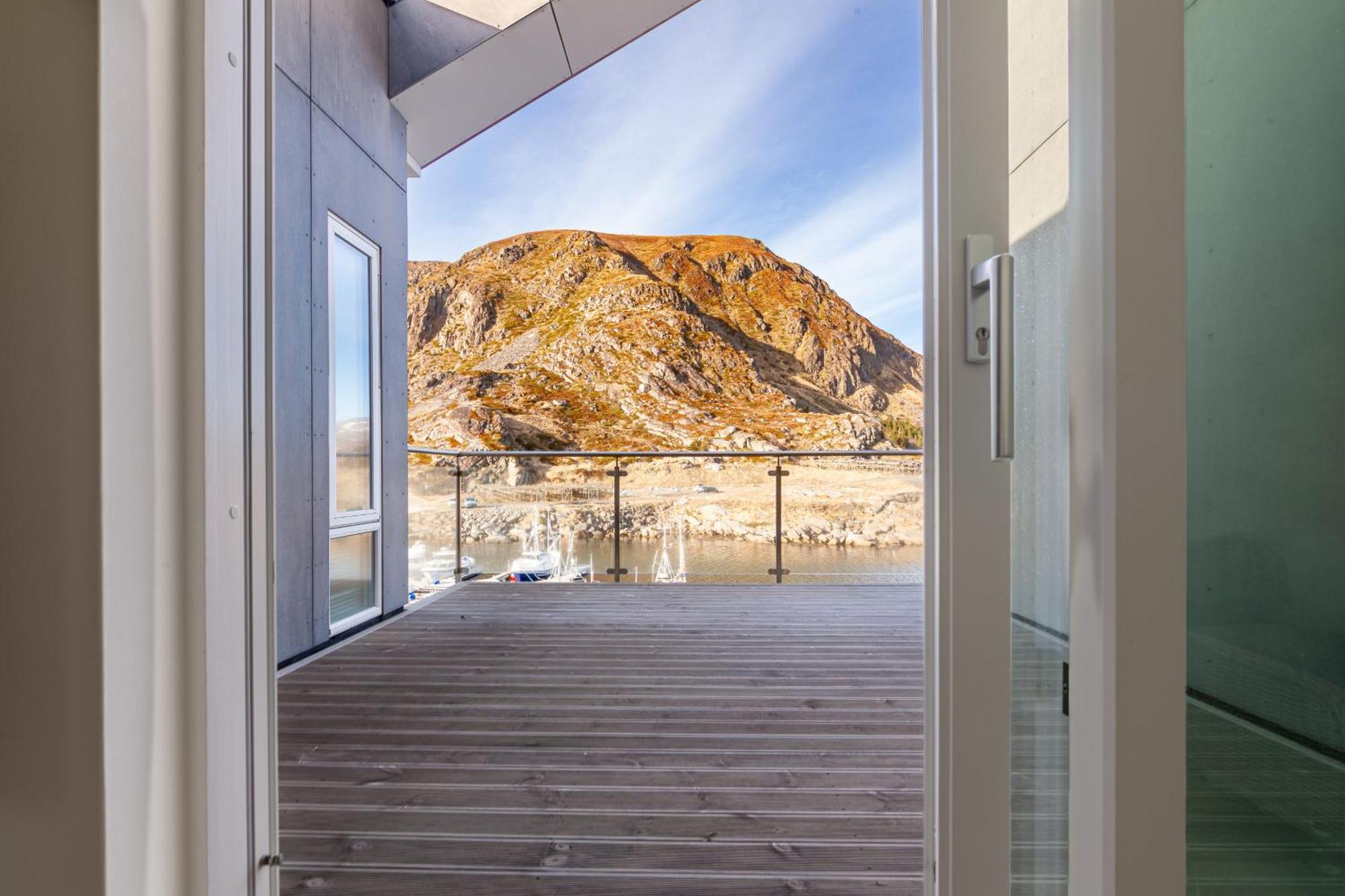 Gjermesoy Luxury Apartment Ballstad Exteriör bild